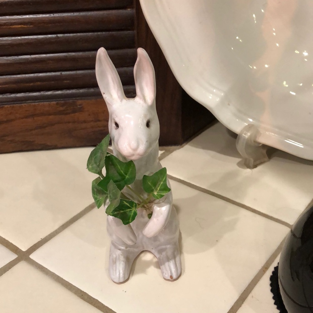 Mini hector bunny faience like